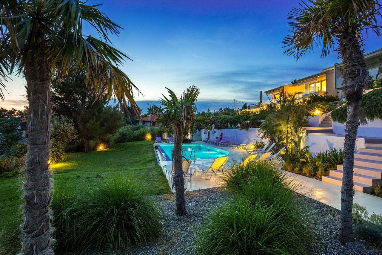 A&A Luxury Beach Villas Никити Екстериор снимка